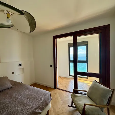 Hyper Centre, Front De 아파트