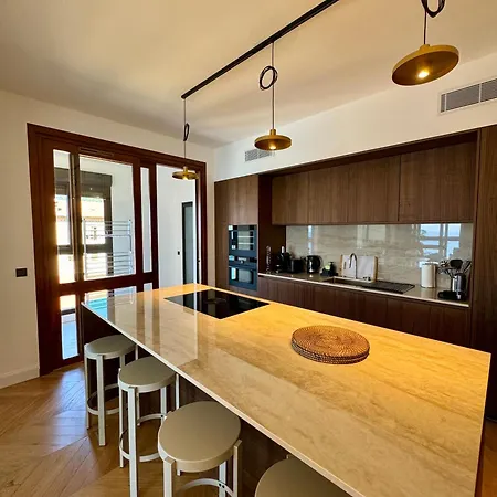 Hyper Centre, Front De 아파트 아작시오