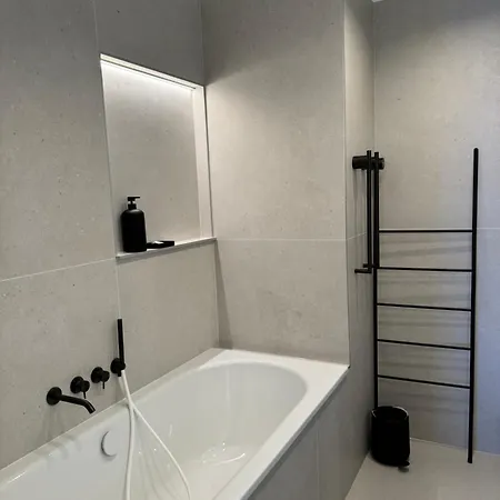 Hyper Centre, Front De 아파트 아작시오