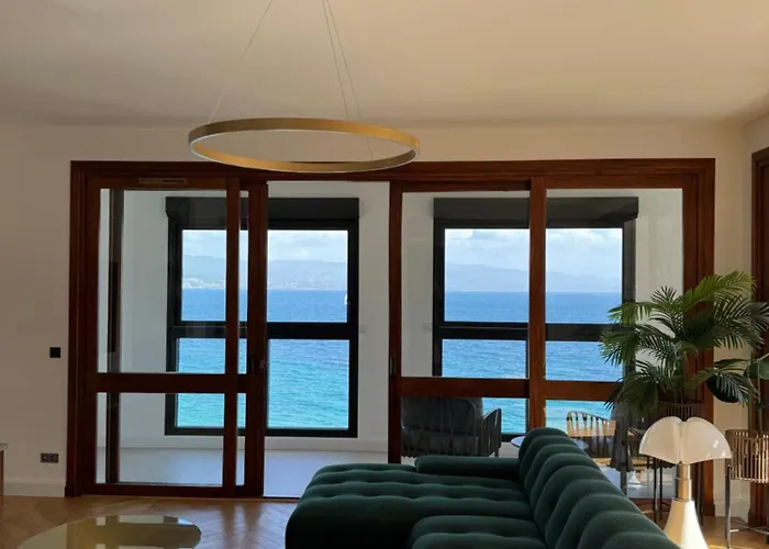 Hyper Centre, Front De Daire *